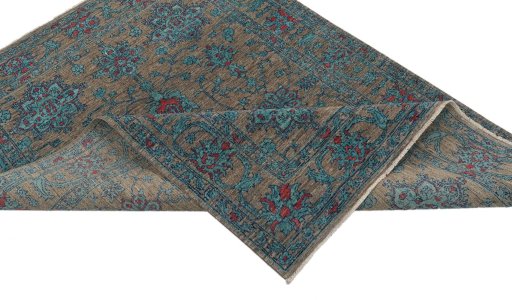Central medallion detail of New Farahan rug from Pakistan