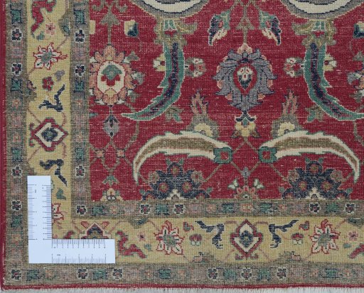 Corner detail of New Farahan rug showing border pattern and Wool pile