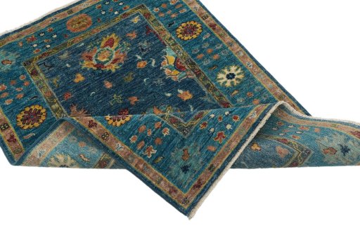 Central medallion detail of New Farahan rug from Pakistan