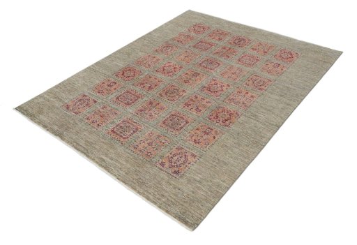 Close-up detail of New Farahan rug from Pakistan showing Wool weave