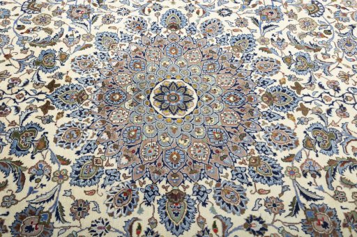 Central medallion detail of New Kashmar rug from Iran / Persia