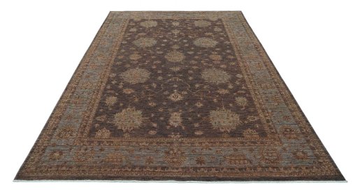 Surface texture of New Farahan rug with natural Wool and intricate pattern