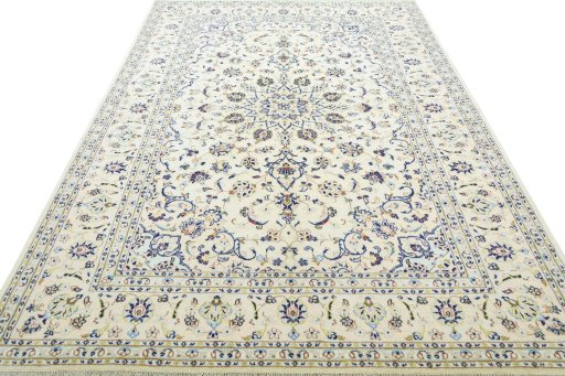 Surface texture of New Kashan rug with natural Wool and intricate pattern