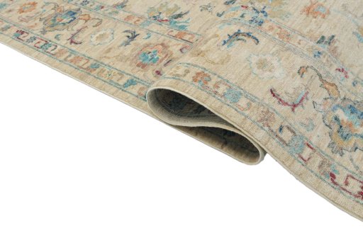 Close-up detail of New Farahan rug from Pakistan showing Wool weave