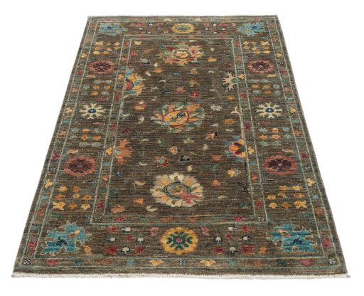 Surface texture of New Farahan rug with natural Wool and intricate pattern