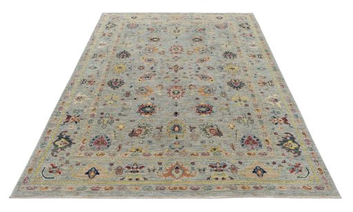 Surface texture of New Farahan rug with natural Wool and intricate pattern