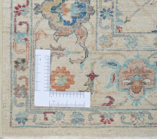 Corner detail of New Farahan rug showing border pattern and Wool pile