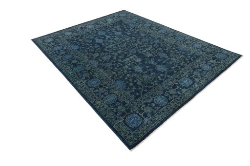Corner detail of New Farahan rug showing border pattern and Wool pile