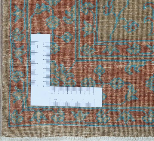 Corner detail of New Farahan rug showing border pattern and Wool pile