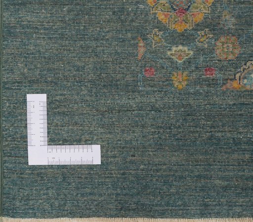 Corner detail of New Farahan rug showing border pattern and Wool pile