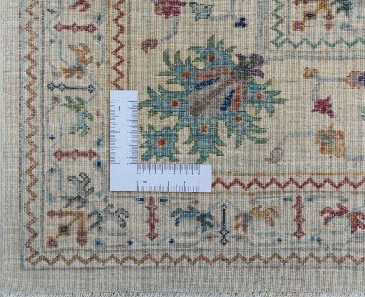 Corner detail of New Farahan rug showing border pattern and Wool pile