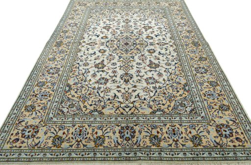 Surface texture of 2000s Kashan rug with natural Wool and intricate pattern