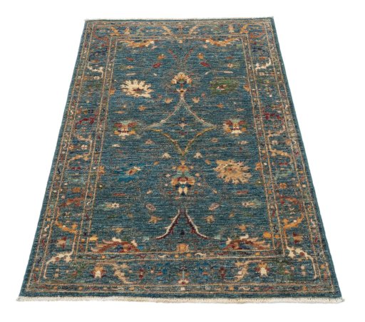 Surface texture of New Farahan rug with natural Wool and intricate pattern