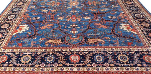 Surface texture of New Farahan rug with natural Wool and intricate pattern