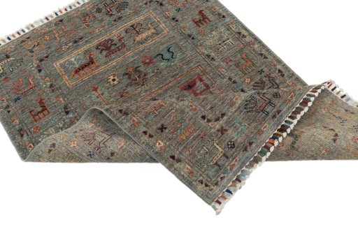 Central medallion detail of New Samarkand rug from Pakistan