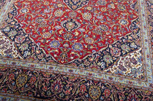 Close-up detail of New Kashan rug from Iran / Persia showing Cork weave
