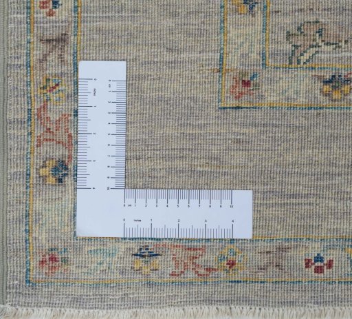 Corner detail of New Farahan rug showing border pattern and Wool pile