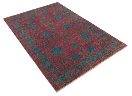 Corner detail of New Farahan rug showing border pattern and Wool pile