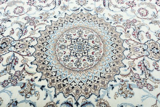 Central medallion detail of 2000s Nain rug from Iran / Persia
