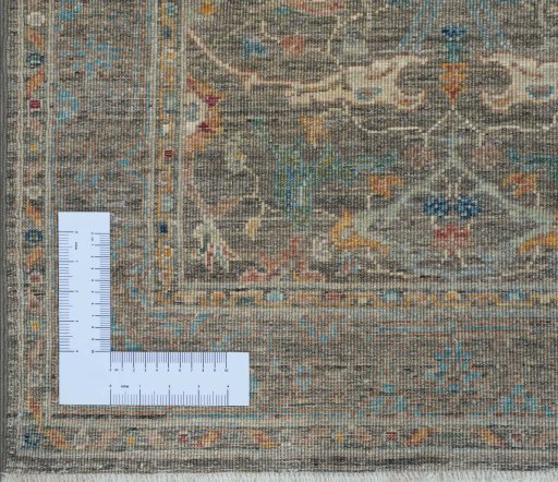 Corner detail of New Farahan rug showing border pattern and Wool pile