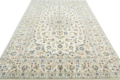 Surface texture of New Kashan rug with natural Wool and intricate pattern