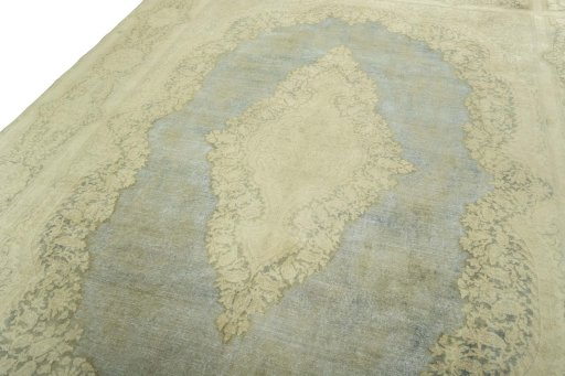 Backside of handmade 1970s Vintage rug showing knot structure and weave density