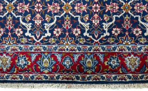 Central medallion detail of 2000s Najafabad rug from Iran / Persia