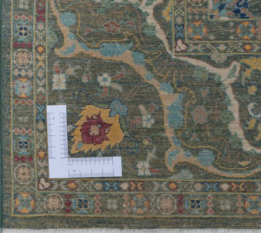 Corner detail of New Haj-jalili rug showing border pattern and Wool pile