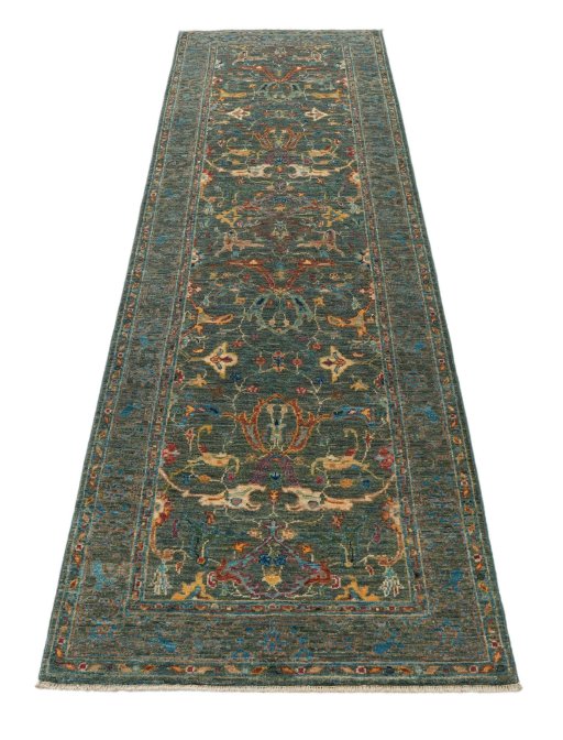 Surface texture of New Farahan rug with natural Wool and intricate pattern