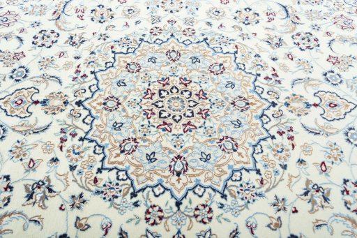 Central medallion detail of 2000s Nain rug from Iran / Persia