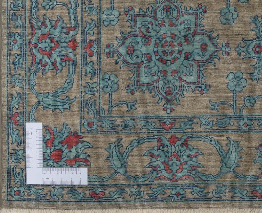Corner detail of New Farahan rug showing border pattern and Wool pile