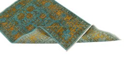 Central medallion detail of New Farahan rug from Pakistan