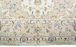 Full view of New Kashan rug from Iran / Persia, 303 × 196 cm in Beige tones