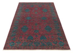 Surface texture of New Farahan rug with natural Wool and intricate pattern