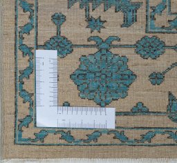 Corner detail of New Farahan rug showing border pattern and Wool pile