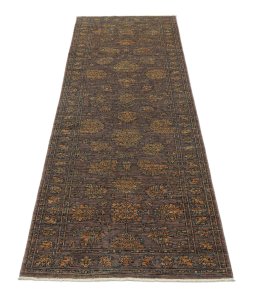 Surface texture of New Farahan rug with natural Wool and intricate pattern