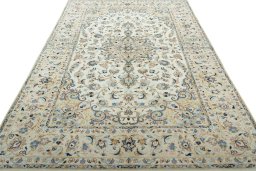 Surface texture of New Kashan rug with natural Wool and intricate pattern