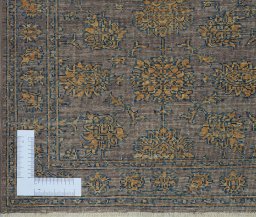Corner detail of New Farahan rug showing border pattern and Wool pile