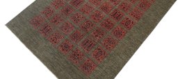 Backside of handmade New Farahan rug showing knot structure and weave density