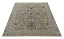 Surface texture of New Farahan rug with natural Wool and intricate pattern