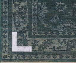 Corner detail of New Farahan rug showing border pattern and Wool pile