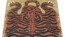 Backside of handmade New Farahan rug showing knot structure and weave density
