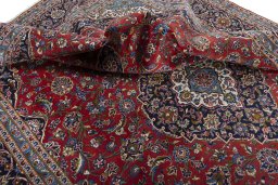 Surface texture of New Kashan rug with natural Cork and intricate pattern
