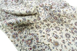 Surface texture of New Kashan rug with natural Wool and intricate pattern
