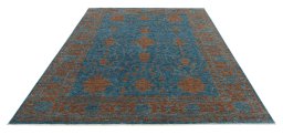 Surface texture of New Farahan rug with natural Wool and intricate pattern