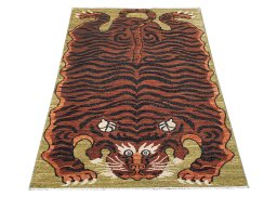Corner detail of New Farahan rug showing border pattern and Wool pile