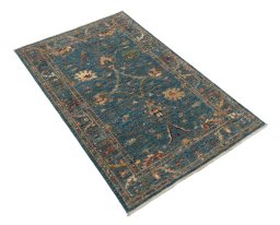 Corner detail of New Farahan rug showing border pattern and Wool pile