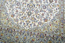 Close-up detail of 2000s Kashan rug from Iran / Persia showing Cork weave