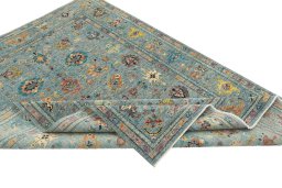 Central medallion detail of New Farahan rug from Pakistan