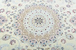 Central medallion detail of 2000s Nain rug from Iran / Persia